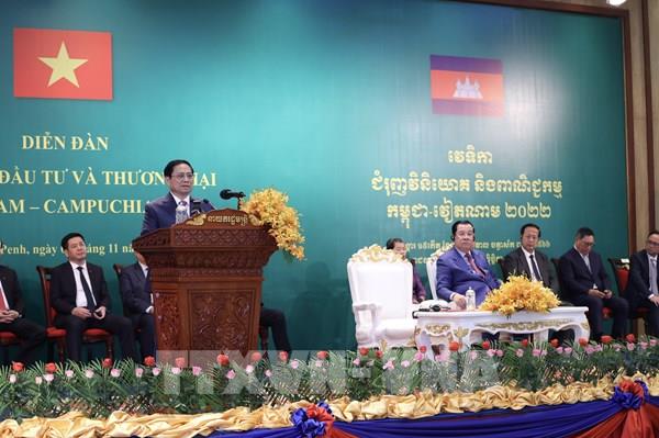 Thủ tướng Phạm Minh Chính cùng Thủ tướng Campuchia Hun Sen dự Diễn đàn xúc tiến đầu tư và thương mại Việt Nam – Campuchia
