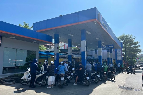 Petrolimex bán hàng 24/24h tại Hà Nội trong 6 ngày