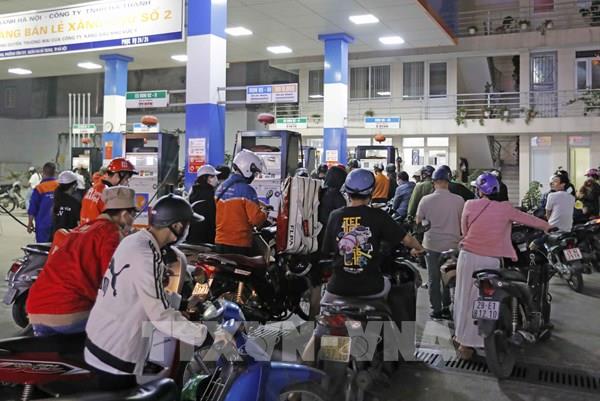 Điều hành xăng dầu: Cần sự chủ động từ các bộ, ngành