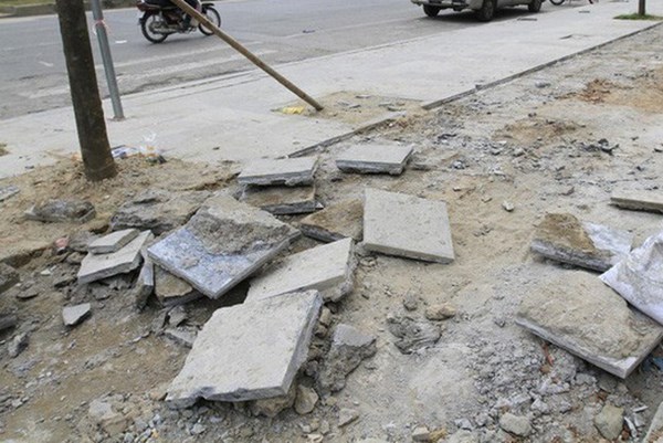 Hà Nội xử phạt 12 đơn vị thi công vi phạm trong đào đường, hè, hoàn trả mặt đường