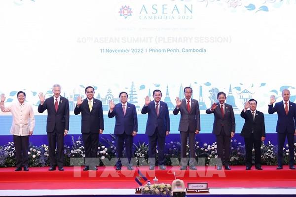 Hội nghị Cấp cao ASEAN: Nỗ lực xây dựng Cộng đồng ASEAN đoàn kết và tự cường