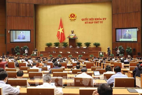 Quốc hội quyết nghị tăng lương cơ sở lên 1,8 triệu đồng từ 1/7/2023