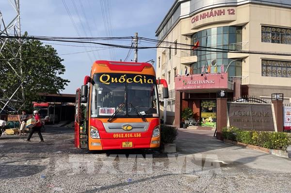 Gỡ khó cho bến xe Tp. Hồ Chí Minh - Bài 1: Bát nháo “xe dù, bến cóc”