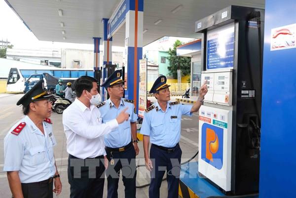 Chủ tịch Cần Thơ yêu cầu đảm bảo nguồn cung xăng dầu các tháng cuối năm