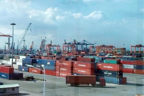 Kiểm soát chặt phương tiện vận chuyển container phi tiêu chuẩn