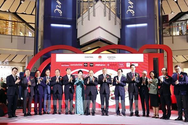 Chủ tịch nước Nguyễn Xuân Phúc dự khai trương Tuần lễ hàng Việt Nam tại Thái Lan 2022