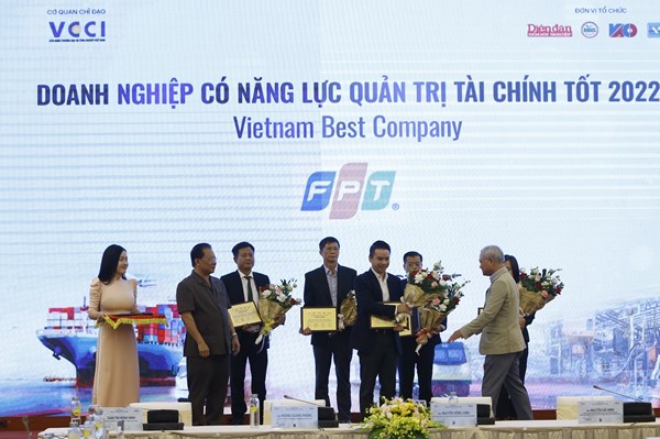 FPT lọt Top 15 doanh nghiệp có năng lực quản trị tài chính tốt 2022