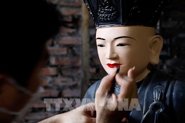 Làng nghề đồ thờ Sơn Đồng vào vụ Tết