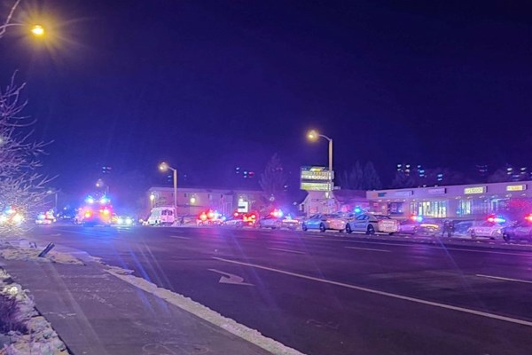 Xả súng đẫm máu tại bang Colorado, Mỹ, hơn 20 người thương vong