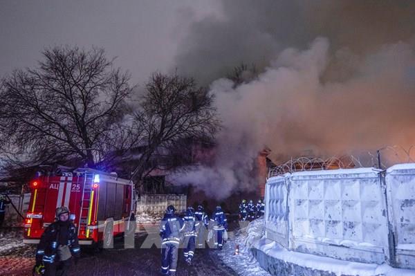 Cháy kho hàng ở trung tâm Moskva (Nga)