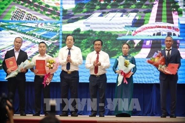 Trao chủ trương đầu tư cho 4 dự án lớn tại Long An