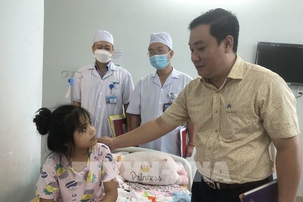 Vụ ngộ độc tại Trường iSchool: Xác định nhiều loại vi khuẩn gây bệnh trong cánh gà chiên