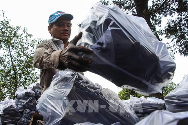 Nhọc nhằn nghề hầm than