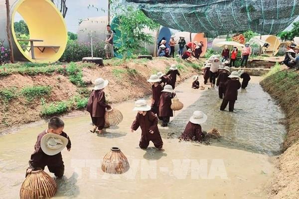 Thu hút khách với du lịch sinh thái cộng đồng