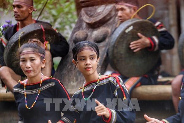 Tái hiện Lễ kết nghĩa Mẹ - Con của dân tộc Êđê