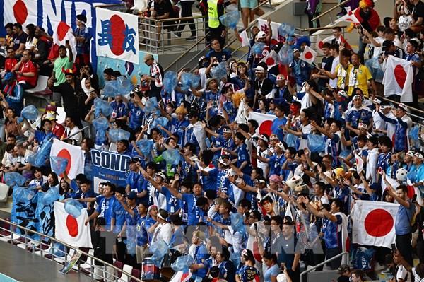 WORLD CUP 2022: Người hâm mộ Nhật Bản ăn mừng sau chiến thắng của đội nhà