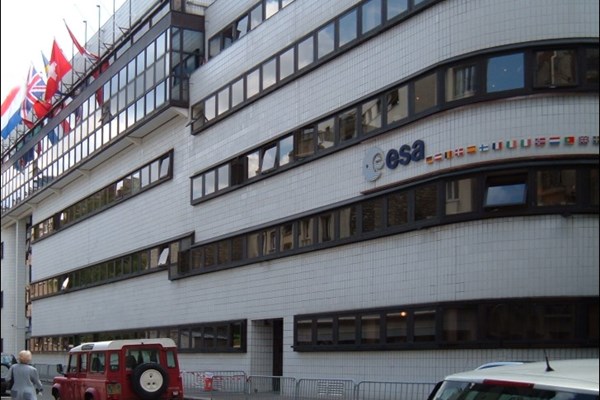 Cơ quan Vũ trụ châu Âu nhận được tài trợ gần 17 tỷ euro vượt mong đợi