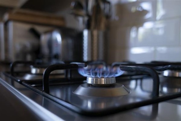 Chính phủ Anh trợ giá năng lượng 2.500 bảng/năm cho các gia đình