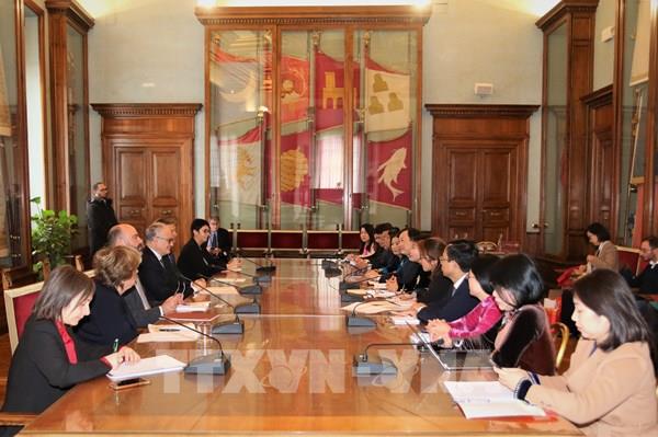 Thúc đẩy tiềm năng hợp tác giữa Hà Nội và các địa phương Italy