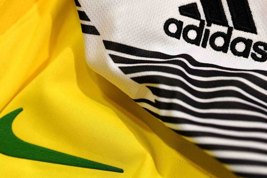 Nike, Adidas hy vọng cổ phiếu tăng giá với World Cup 2022