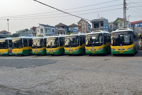 Công nhân 6 tuyến buýt nghỉ việc, yêu cầu doanh nghiệp trả lương tại Vĩnh Phúc