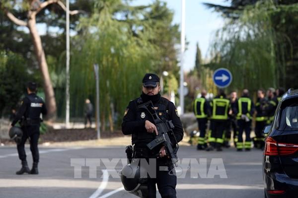 Tây Ban Nha phát hiện bưu phẩm nghi là bom thư gửi đến căn cứ không quân
