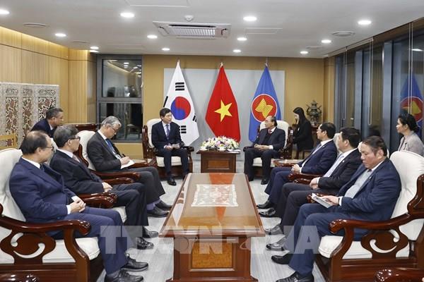 Chủ tịch nước Nguyễn Xuân Phúc tiếp các tổ chức hữu nghị, hợp tác Hàn – Việt