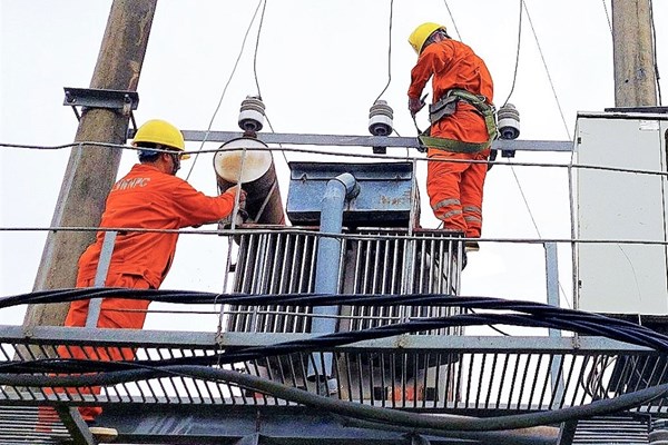 EVNNPC sẽ hỗ trợ lắp đặt điện mới cho hàng nghìn hộ gia đình nghèo