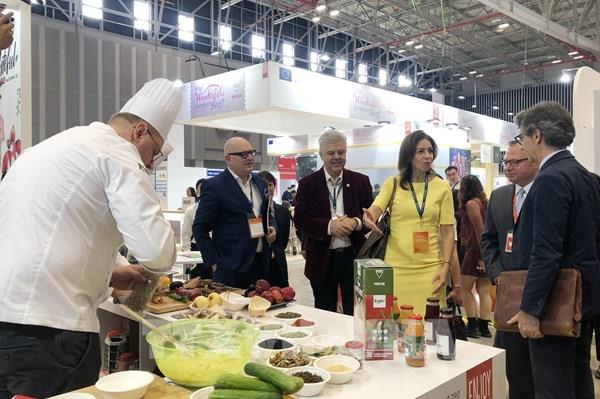 Hơn 300 doanh nghiệp hội tụ tại Triển lãm quốc tế chuyên ngành thực phẩm và nhà hàng