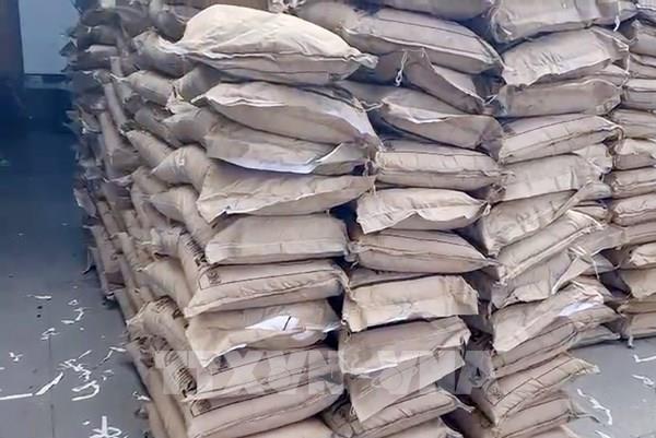 An Giang: Phát hiện xe tải chở gần 14 tấn đường và phụ gia không rõ nguồn gốc