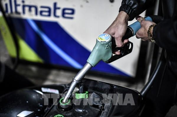 Giá dầu thế giới tuần qua giảm gần 8%