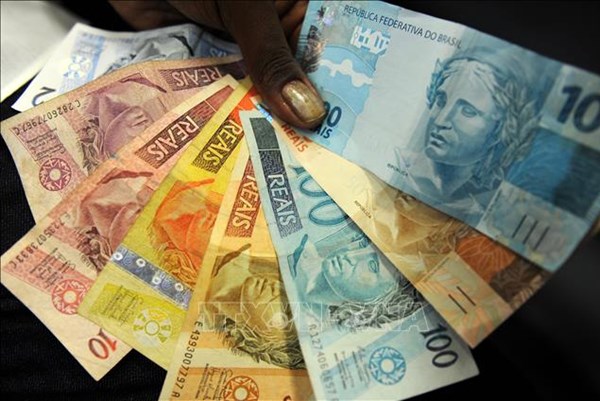 Brazil tăng thuế với các công ty lớn, giảm chi tiêu công