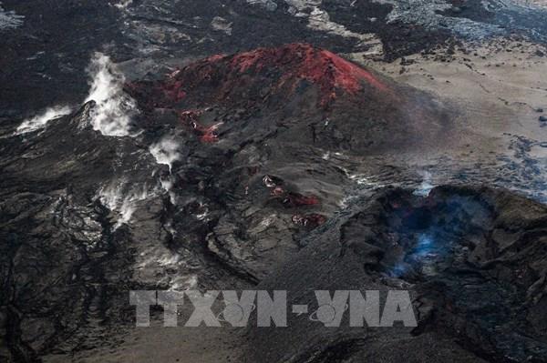 Núi lửa lớn nhất thế giới tại Hawaii bình yên trở lại sau đợt phun trào mạnh