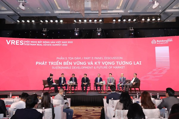 Bất động sản tận dụng cơ hội để vượt qua thách thức