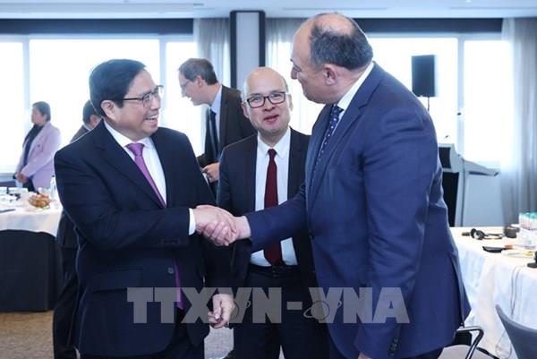 Thủ tướng Phạm Minh Chính làm việc với các doanh nghiệp Bỉ