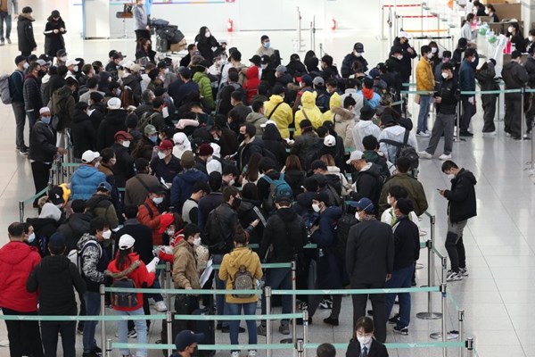 Hơn 10.000 người nhập cư bất hợp pháp phải rời khỏi Hàn Quốc