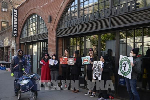 Nhân viên Starbucks trên khắp nước Mỹ đình công