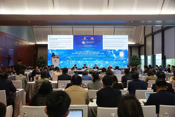 Giải pháp cần có giúp người lao động trước khủng hoảng, biến động của thị trường