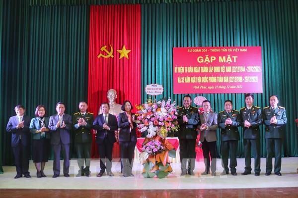 TTXVN và Sư đoàn 304 phát huy truyền thống “Thủy chung - Trong sáng - Sắt son"