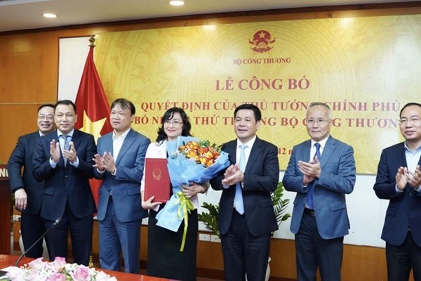 Công bố Quyết định bổ nhiệm Thứ trưởng Bộ Công Thương Phan Thị Thắng