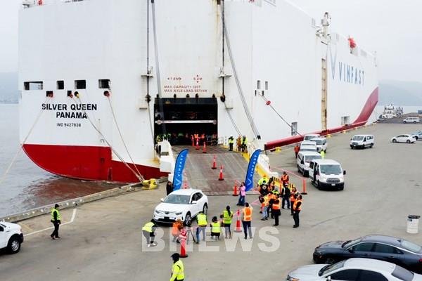 Lô xe VinFast VF 8 đầu tiên cập cảng California, Mỹ