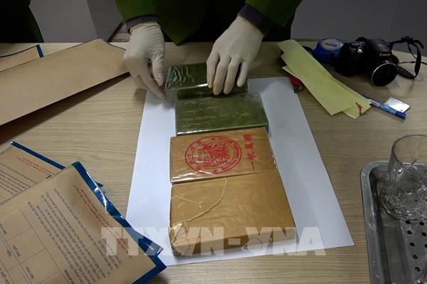  Bắt quả tang đối tượng mua bán, vận chuyển trái phép 10 bánh heroin