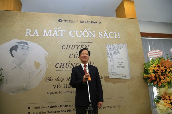 Ra mắt sách “Chuyện của chúng tôi”