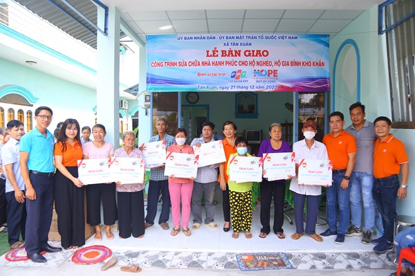 FPT bàn giao 30 căn nhà hạnh phúc cho người nghèo