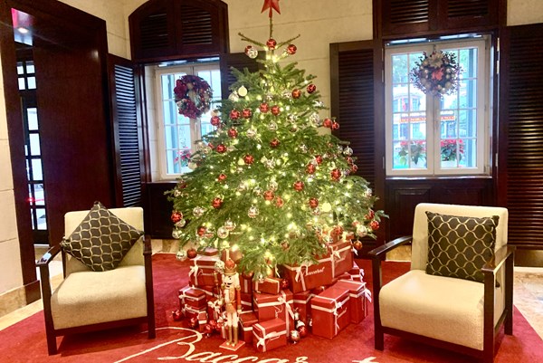 Cận kề Giáng sinh, thị trường đồ trang trí thêm sôi động