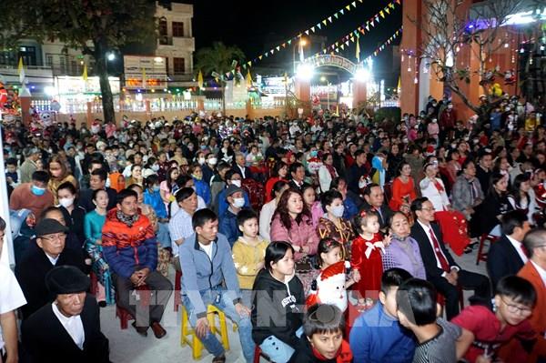 Việt Nam đón ngày lễ Giáng sinh như thế nào?