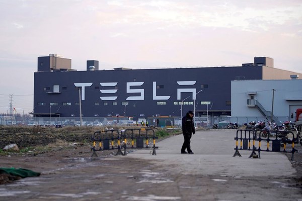 Tesla tạm dừng sản xuất ô tô tại nhà máy ở Thượng Hải (Trung Quốc)