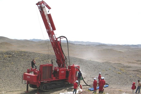 Sập mỏ vàng làm 18 người bị mắc kẹt tại Tân Cương (Trung Quốc)