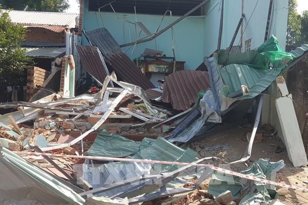Làm rõ hành vi hủy hoại tài sản khiến 2 căn nhà của người dân bị sập