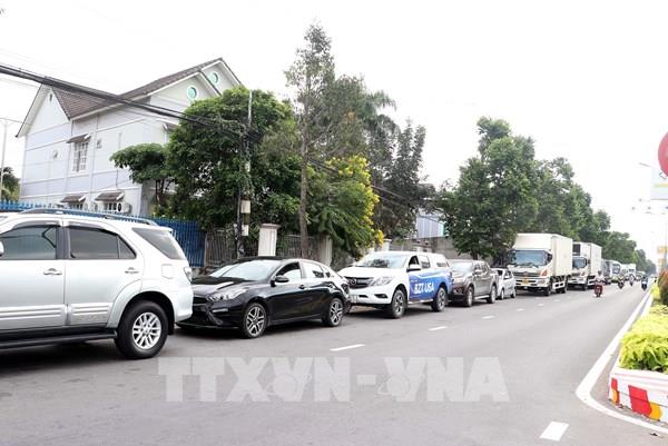 Xuất hiện tình trạng ùn ứ xe đăng kiểm tại Sóc Trăng